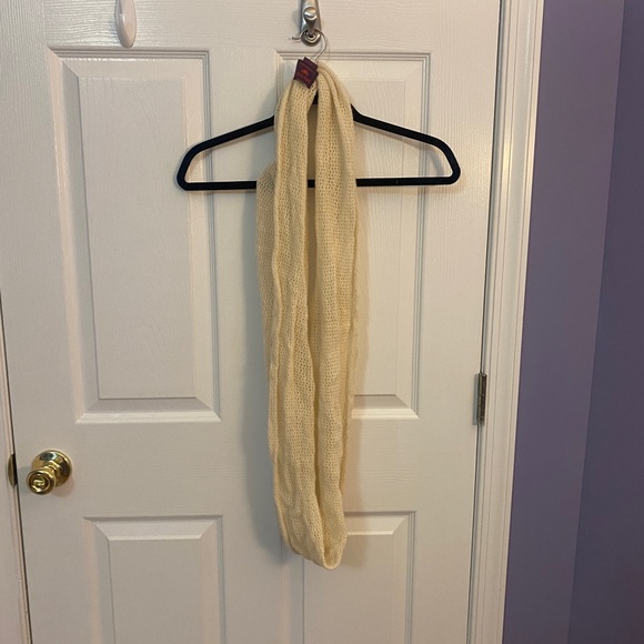 NWOT cashmere cream scarf - Picture 1 of 2